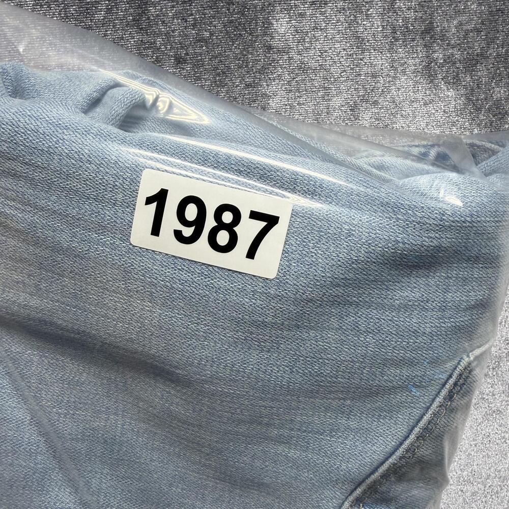 Levis Classic Straight Jeans Womens 4 Blue Mid Rise Distressed Fringe Hem Denim - Picture 11 of 11